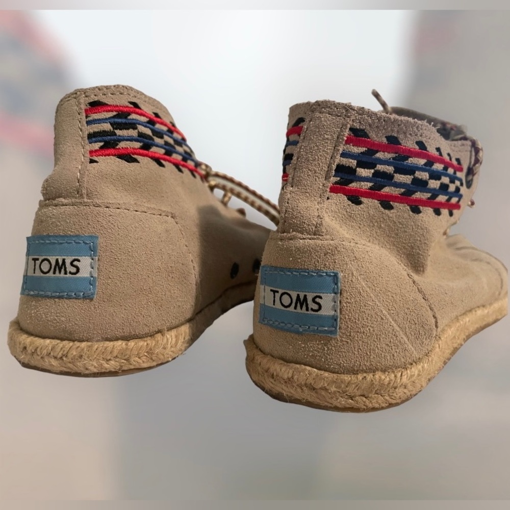 TOMS Shoes